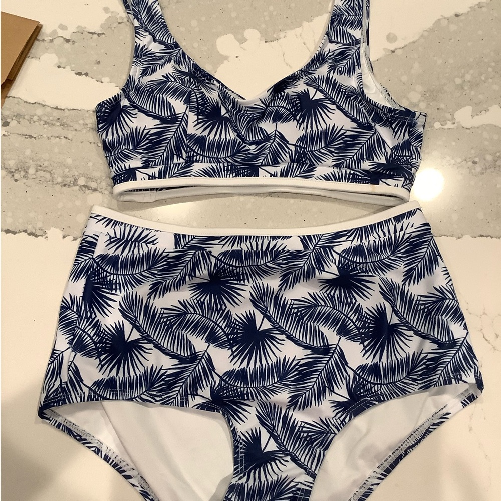 Navy & white NWT high waisted bikini set. Photos on model not correct for color